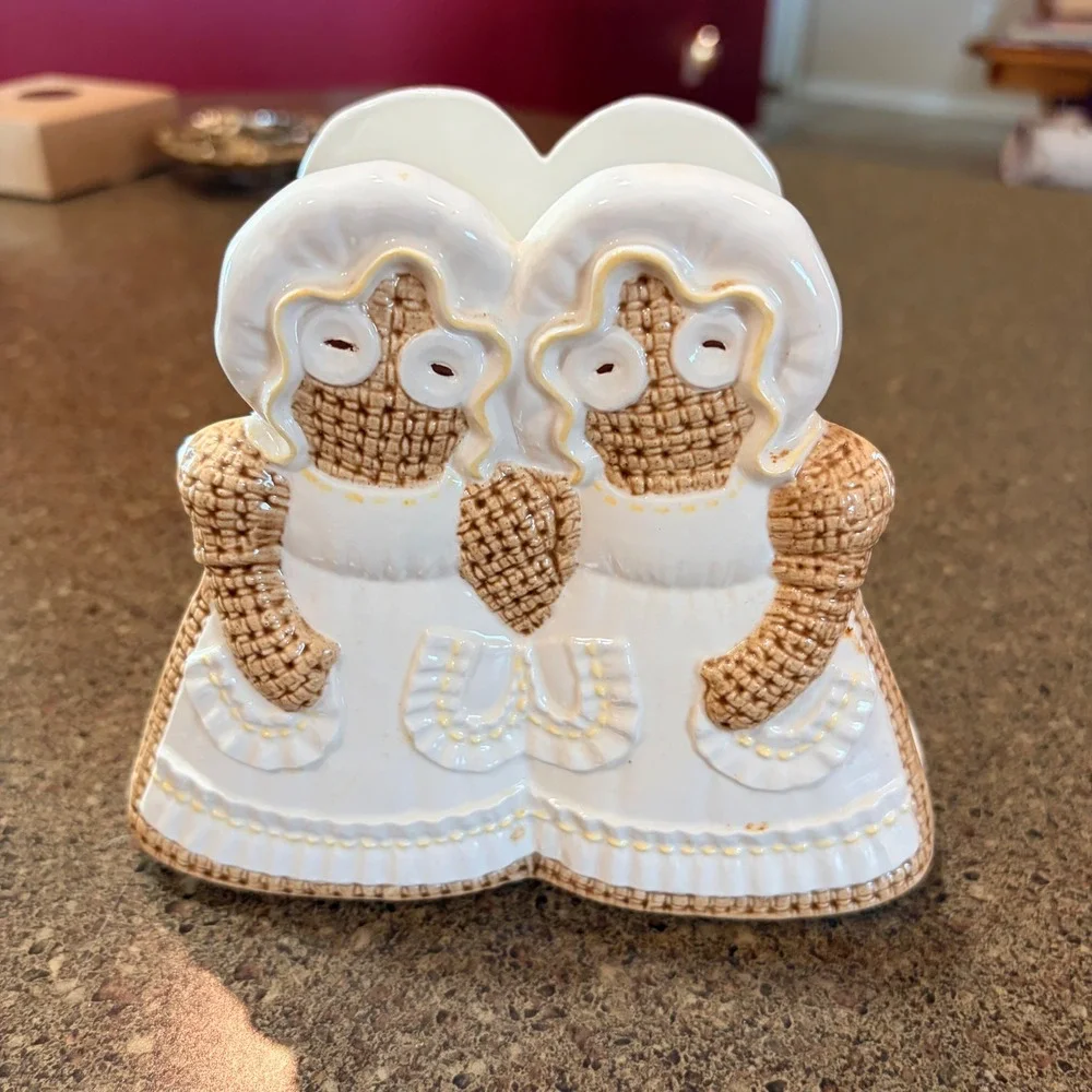 Vintage 1983 Sunbonnet Baker Napkin Holder White Brown Country Farmhouse